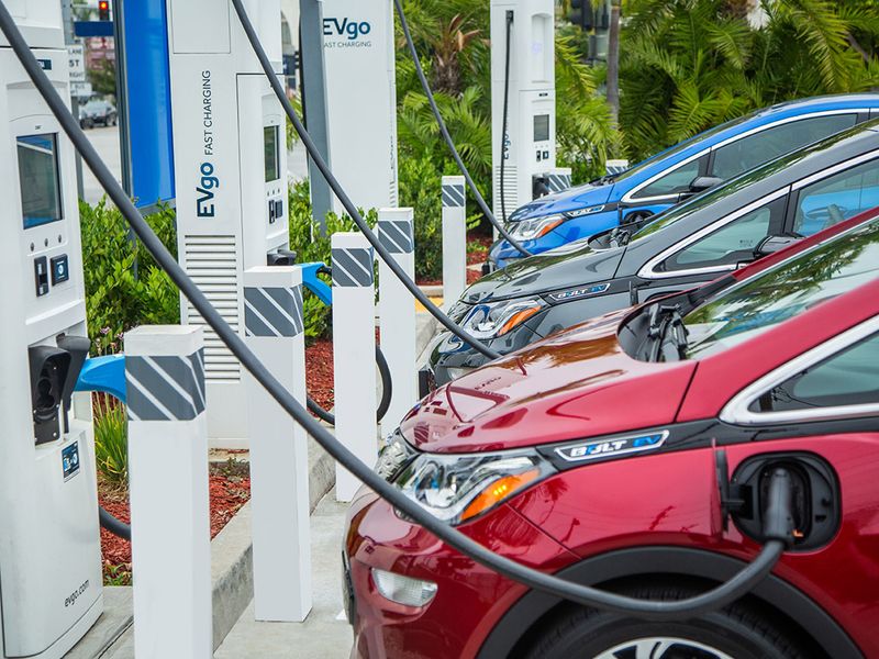 Biden's federal fleet EV plan raises capacity questions - Vimarsana News