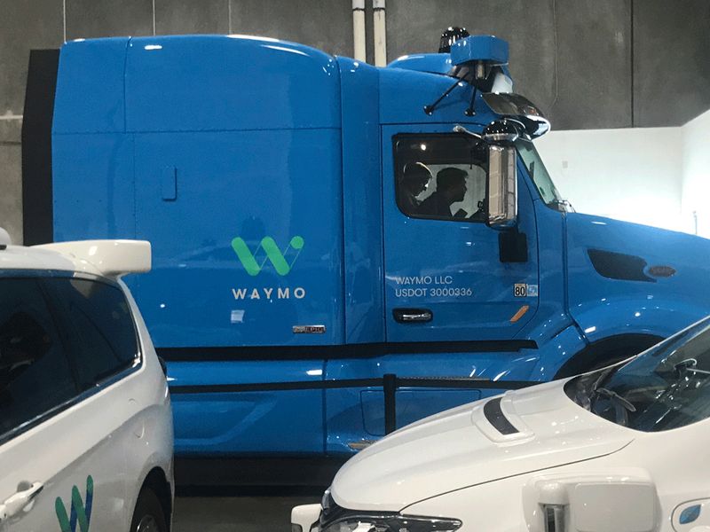 Waymo, J.B. Hunt partner on self-driving big rigs, autonomous semis - Vimarsana News